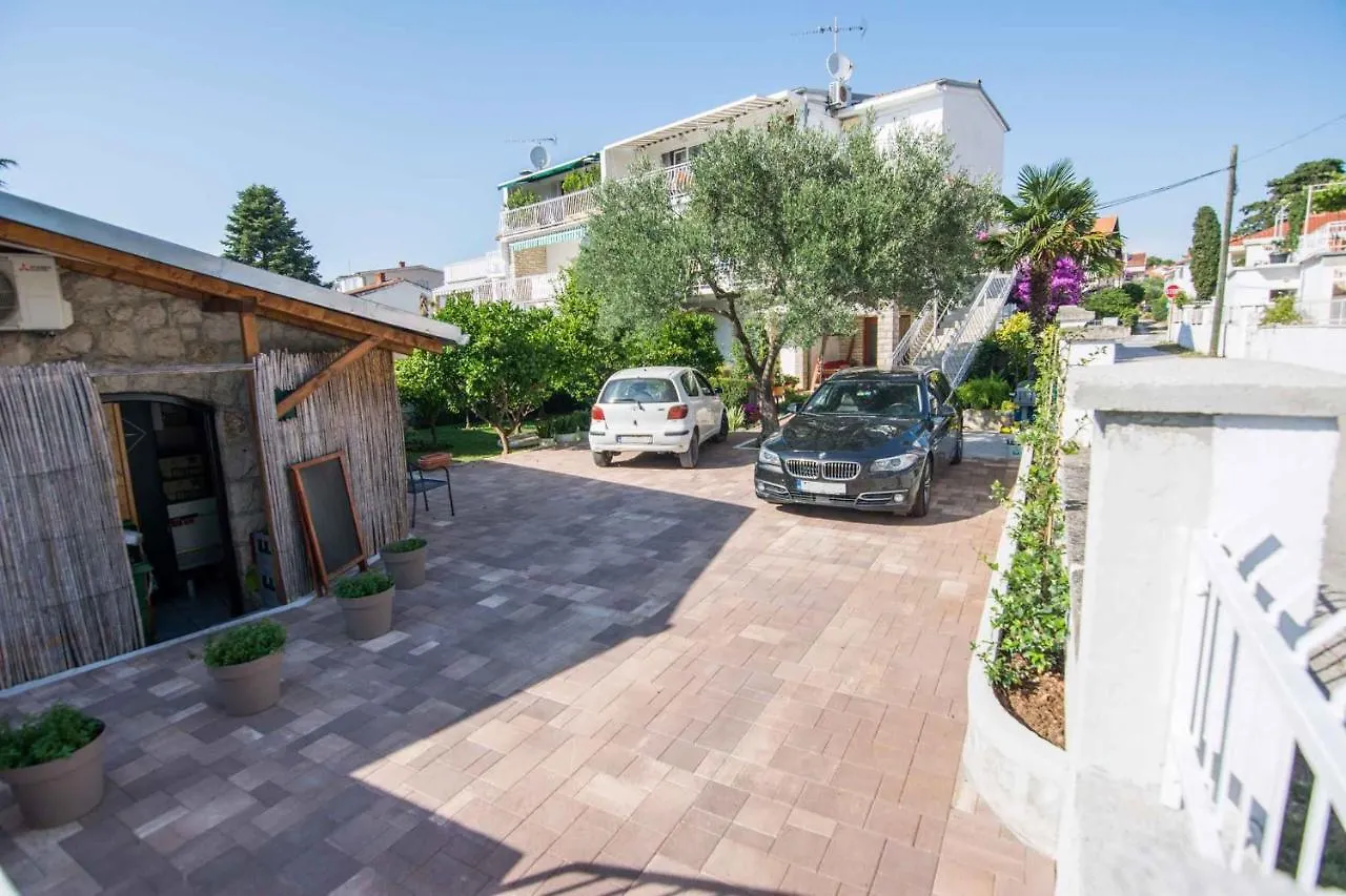 Apartments In Biograd Na Moru 8034