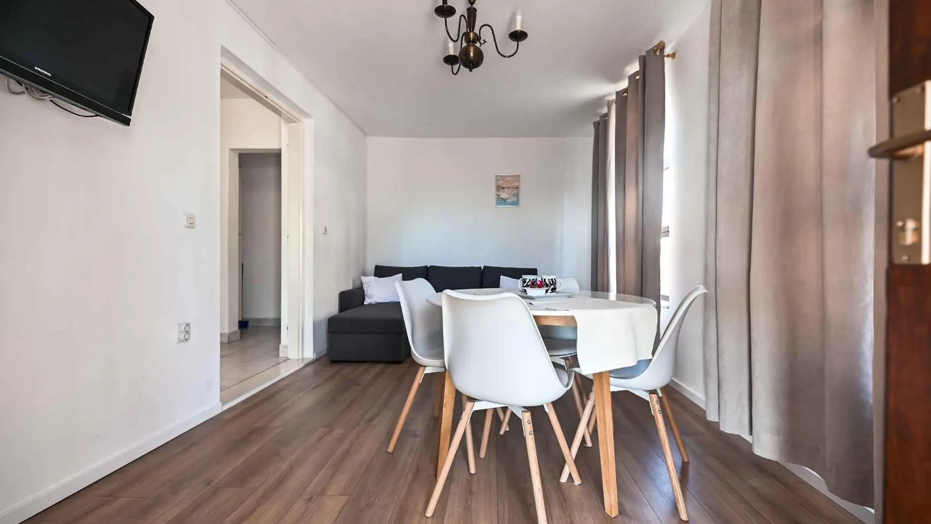 Apartments In Biograd Na Moru 8034