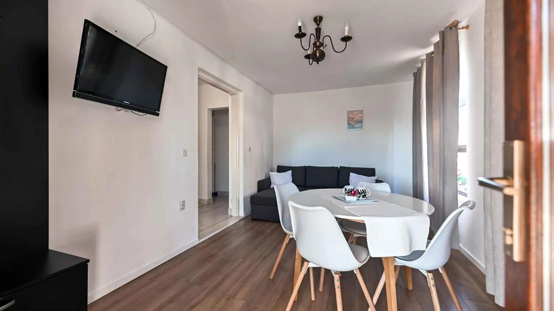 Apartments In Biograd Na Moru 8034
