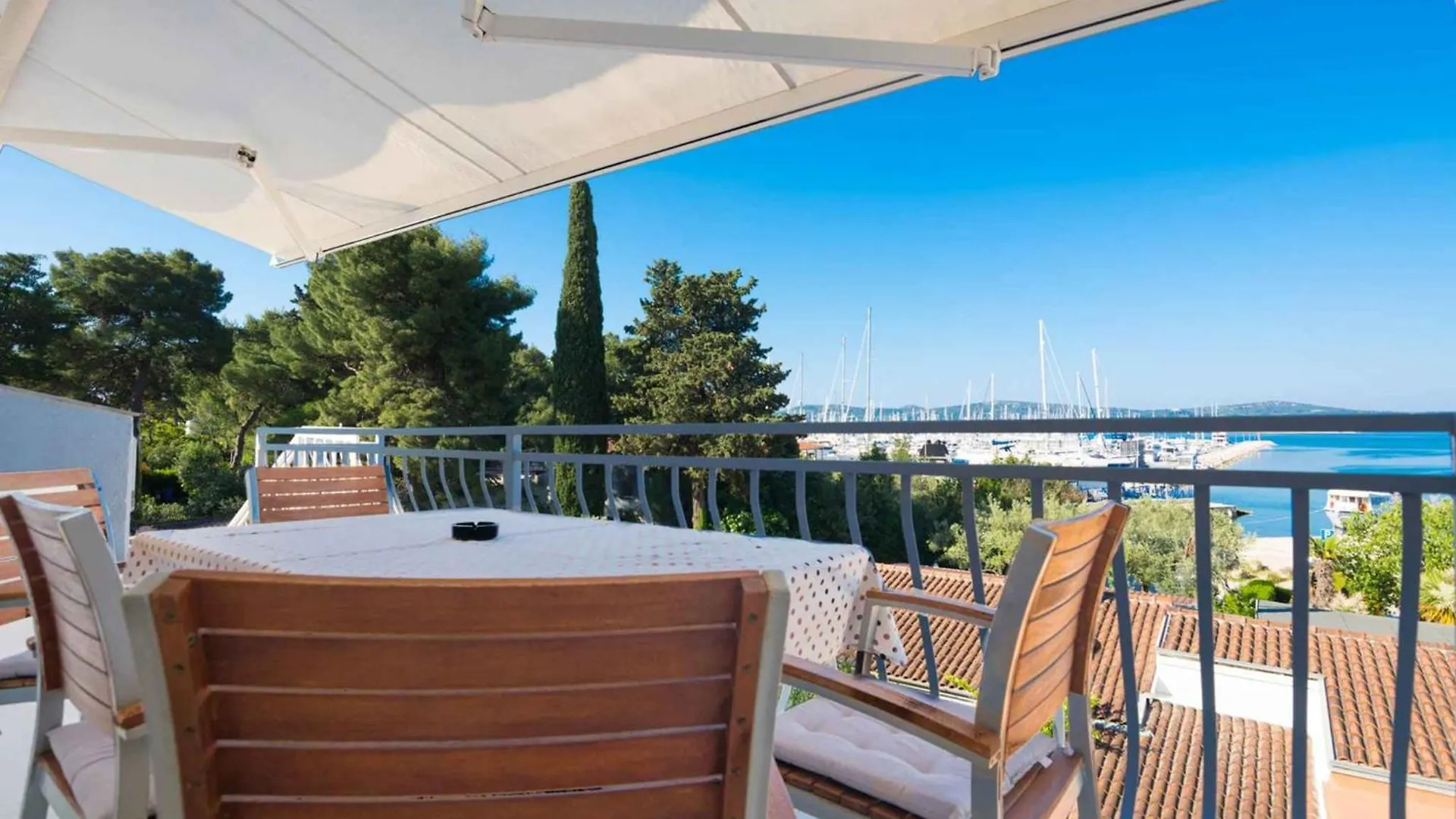 Apartments In Biograd Na Moru 8034