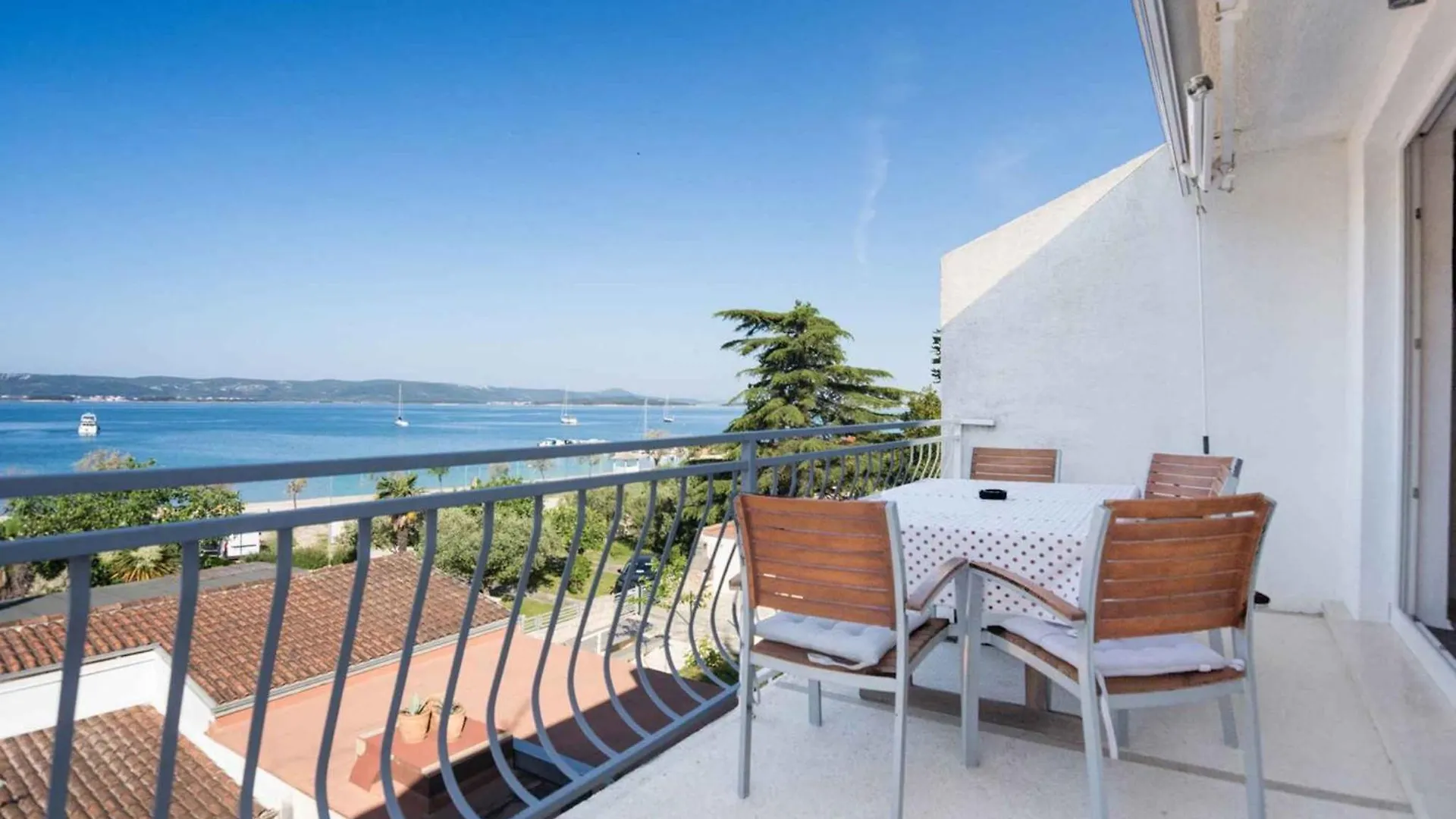 Apartments In Biograd Na Moru 8034